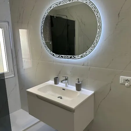 Elsa & Reseda San Remo